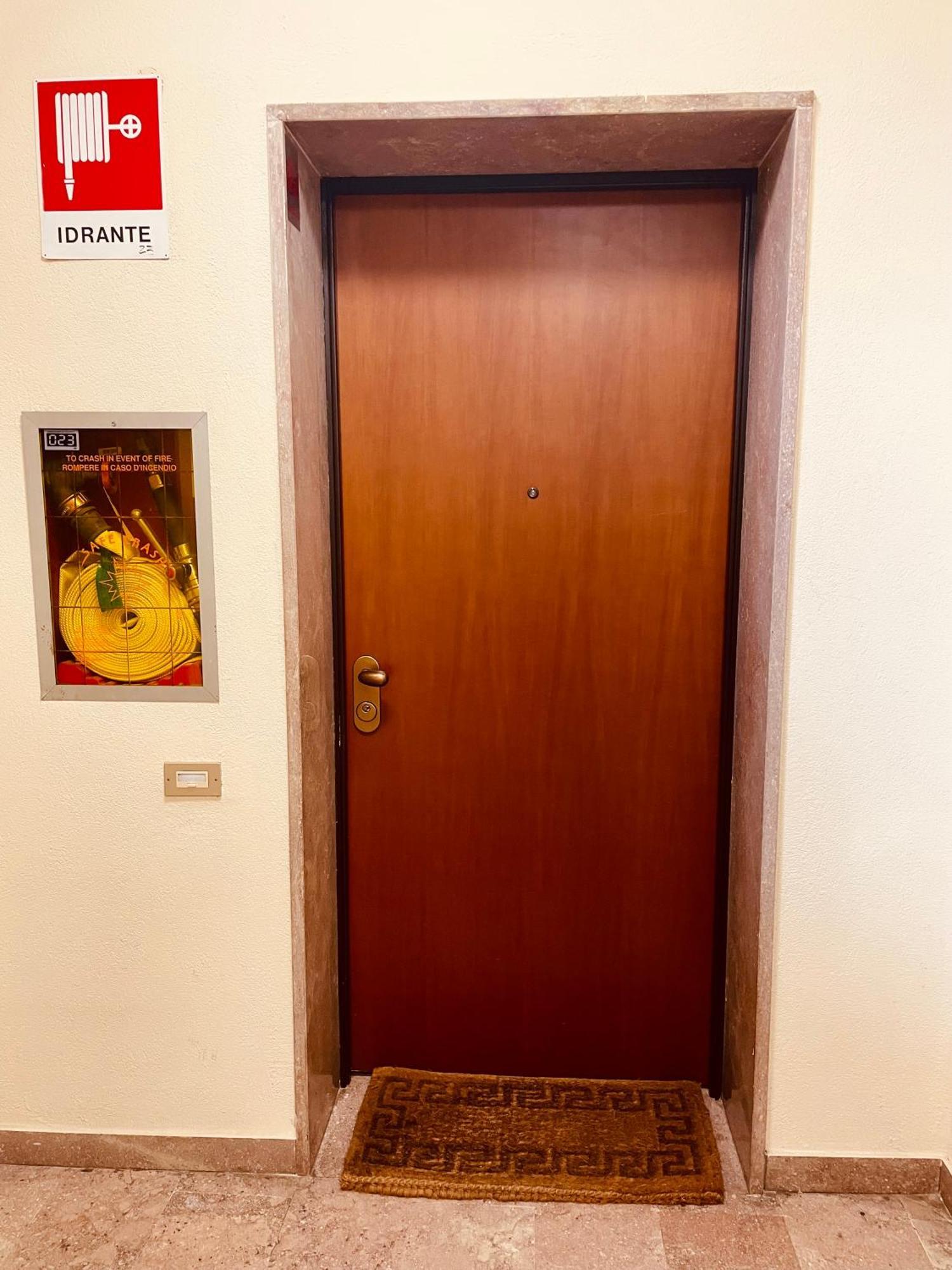 Nuova E Comoda Mailand Exterior foto